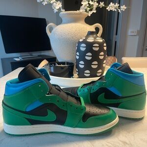 Air Jordan 1 Mid “Black Lucky Green Aqua” | Women’s 12 | Lightly Worn